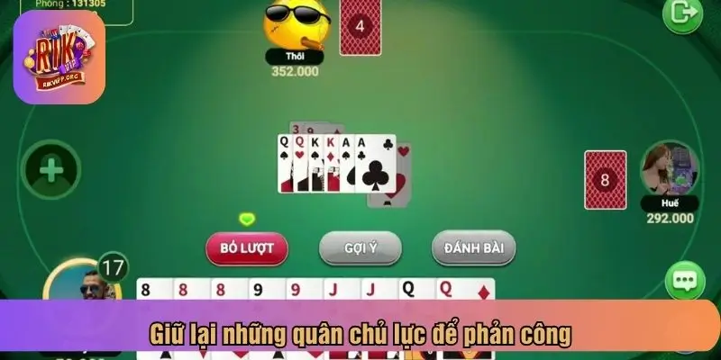 Giữ lại những quân chủ lực để phản công